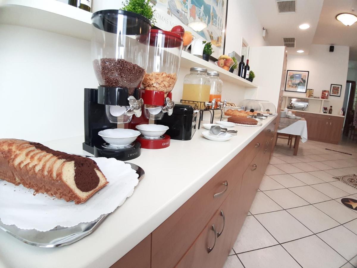 Hotel Sasselli Cesenatico Kültér fotó