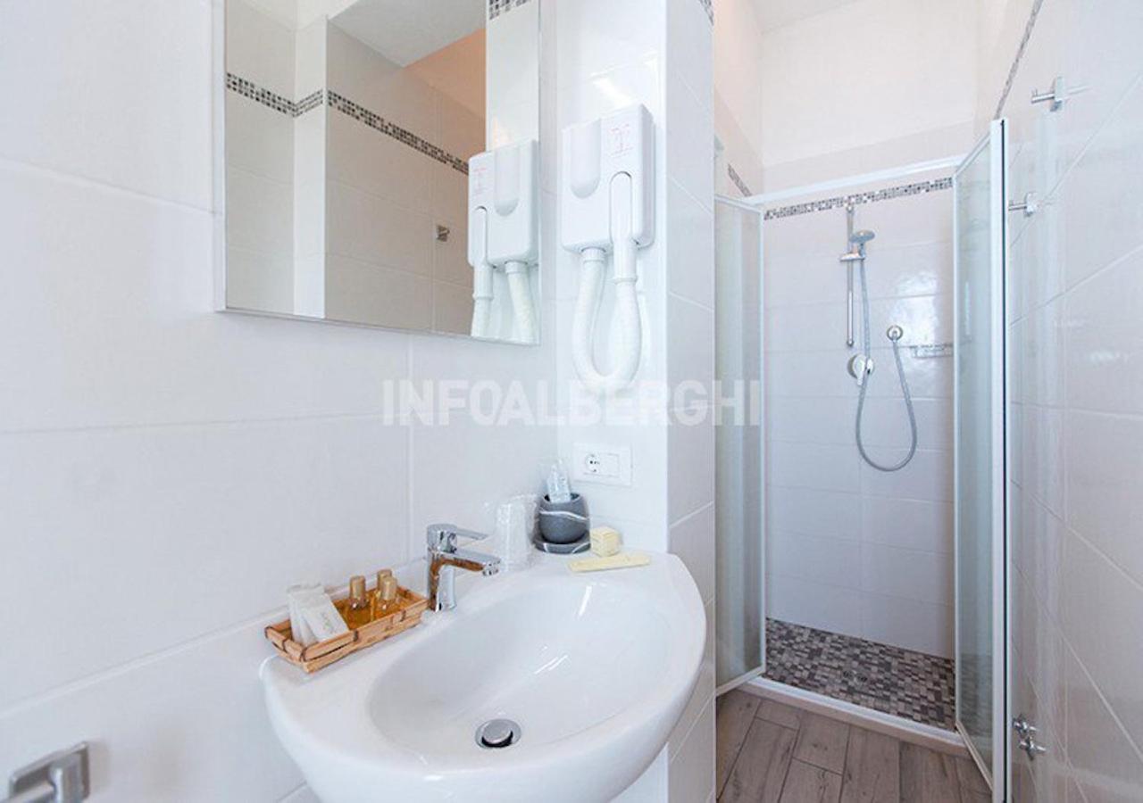 Hotel Sasselli Cesenatico Kültér fotó